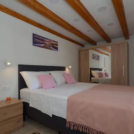 Sime Apartment *